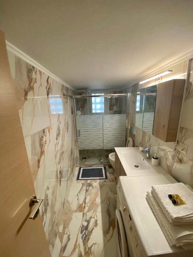 Luxury Suite 10' From The Center Athen Eksteriør billede