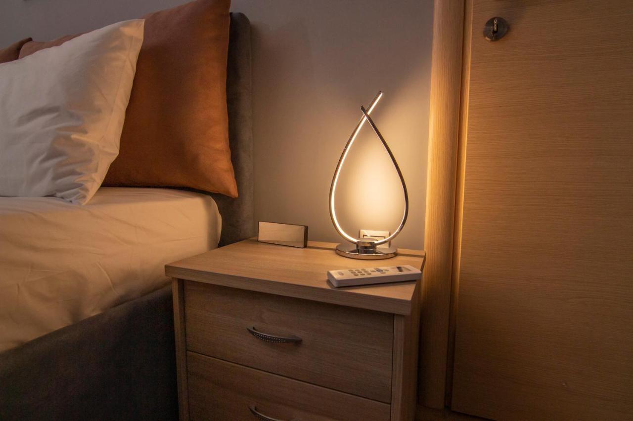 Luxury Suite 10' From The Center Athen Eksteriør billede